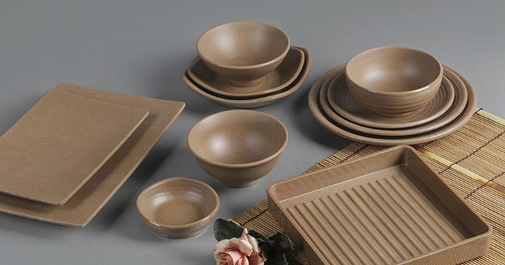 Vì Sao Nên Chọn Chén Dĩa Melamine? Giải Mã Sự Lựa Chọn Từ Quán Bình Dân Đến Nhà Hàng Cao Cấp